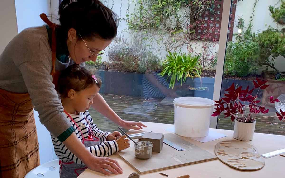 Planning des cours de poterie enfants à La Tannerie Céramique à Vannes avec Marie Labro