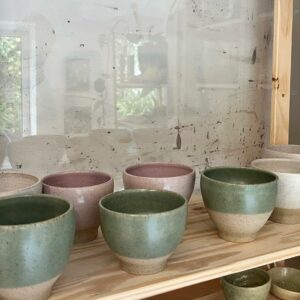 Poteries fabriquées par Marie Labro à La Tannerie Céramique à Vannes