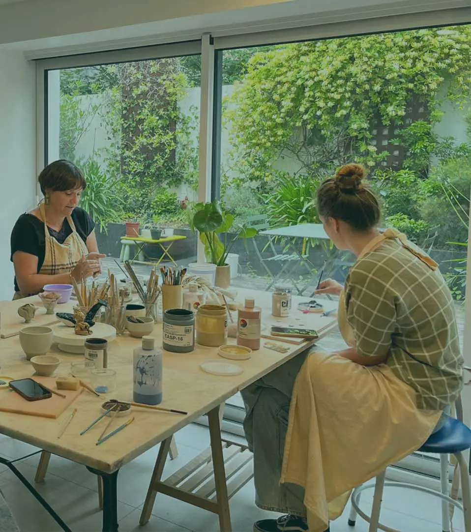 cours de poterie adultes à La Tannerie Céramique à Vannes avec Marie Labro