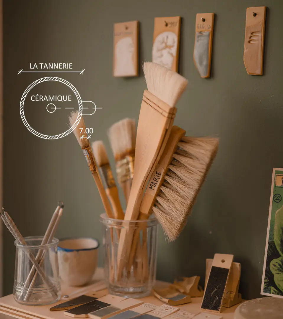Marie Labro, céramiste, potière à La Tannerie Céramique à Vannes - Crédit-photo : Margot Leroux