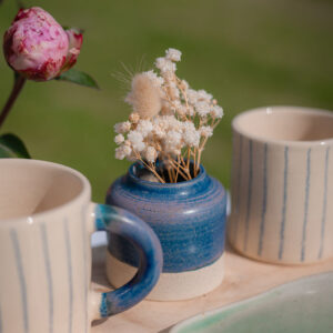 mug rayé par Marie Labro de la Tannerie céramique à Vannes